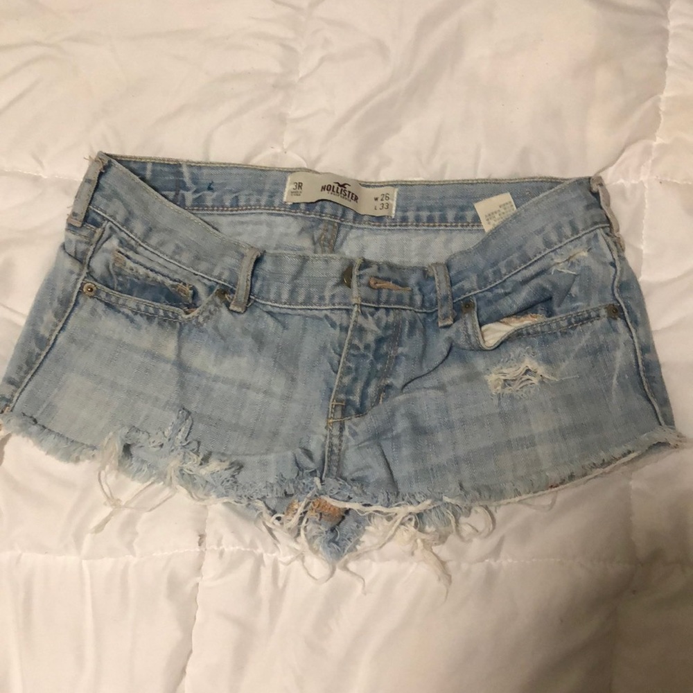 Short Hollister cut offs